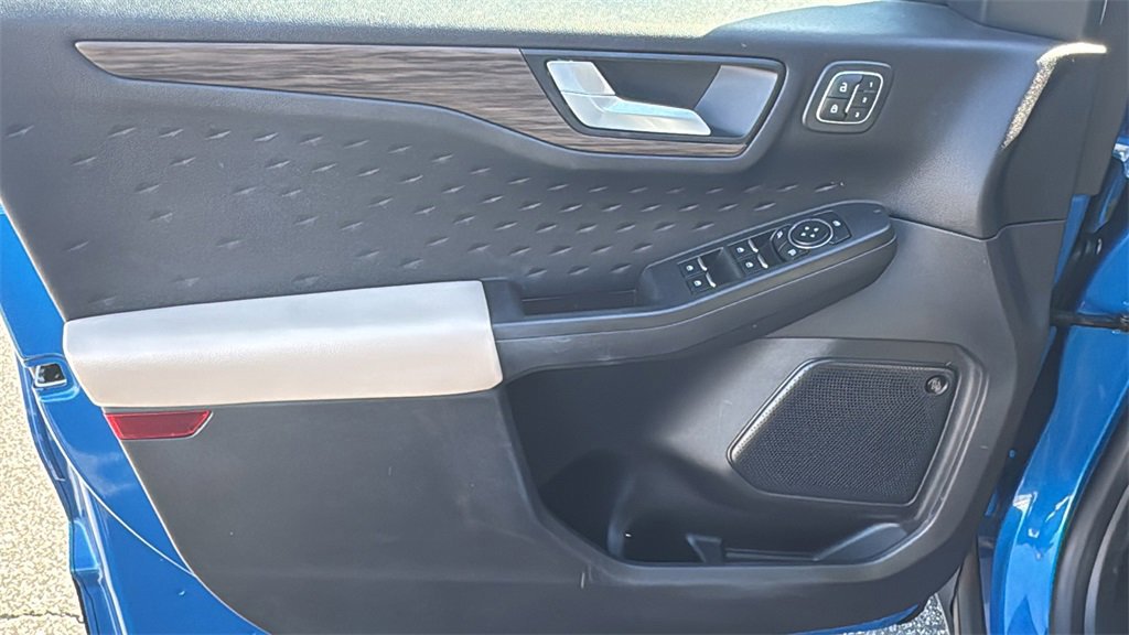 Certified 2020 Ford Escape Titanium image 18