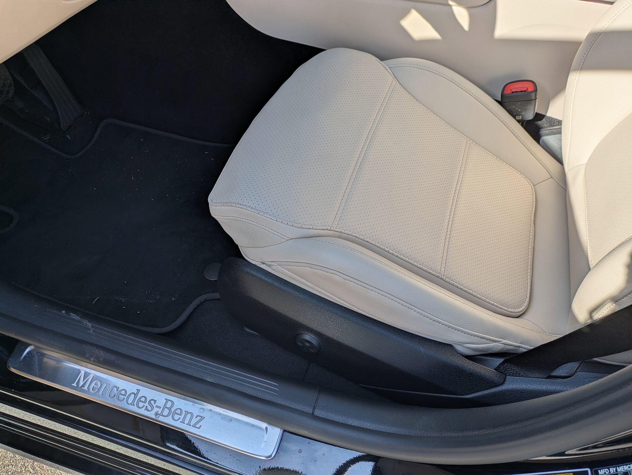 Used 2022 Mercedes-Benz C 300 Sedan image 13