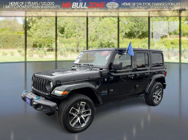 Used 2024 Jeep Wrangler Unlimited w/ Convenience Group AWD/4WD image 2