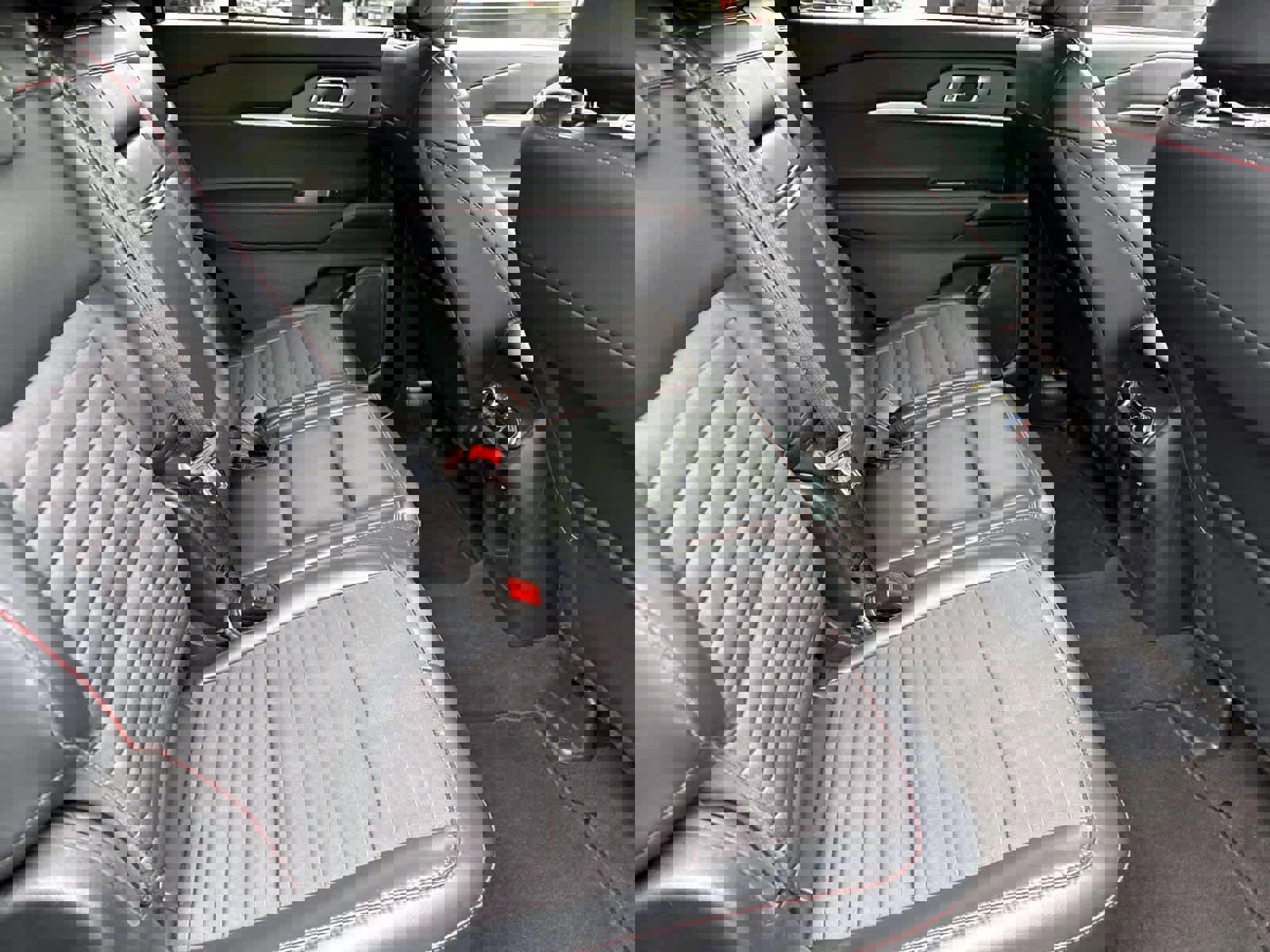 Certified 2025 Ford Explorer ST-Line w/ ST-Line Street Pack image 13