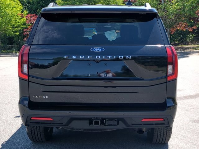 Certified 2025 Ford Expedition Active RWD image 5