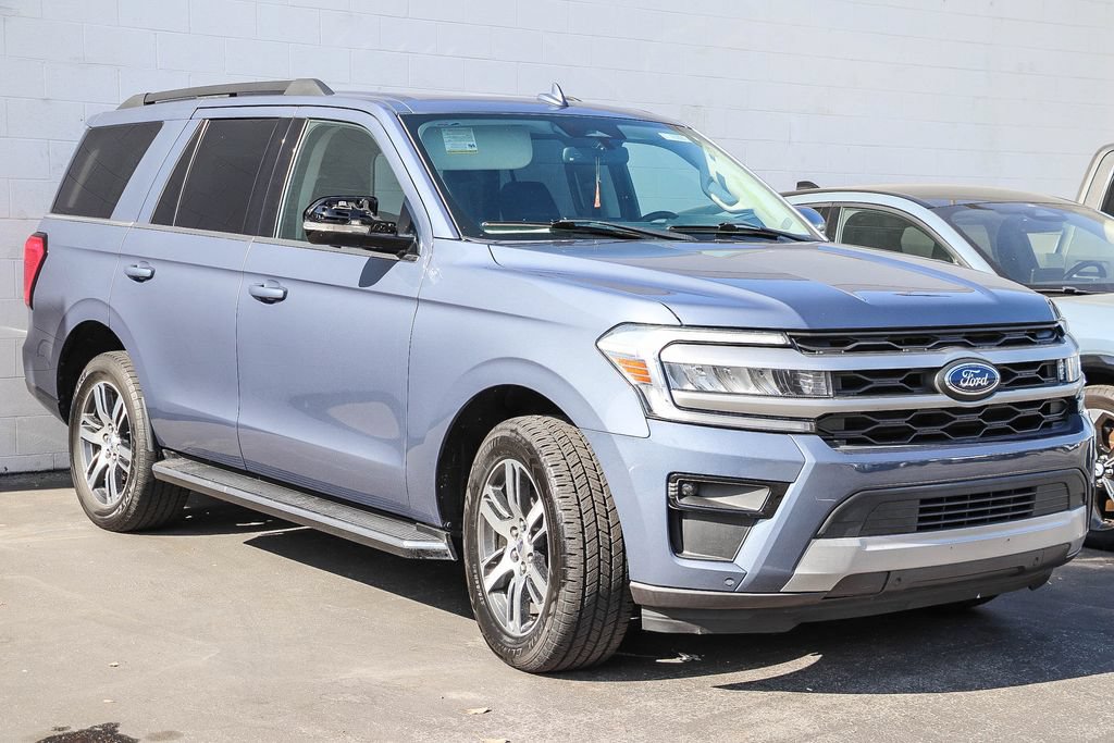 Certified 2023 Ford Expedition XLT RWD image 3