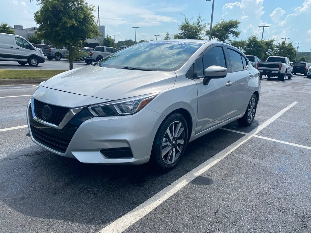 Used 2020 Nissan Versa SV FWD image 3