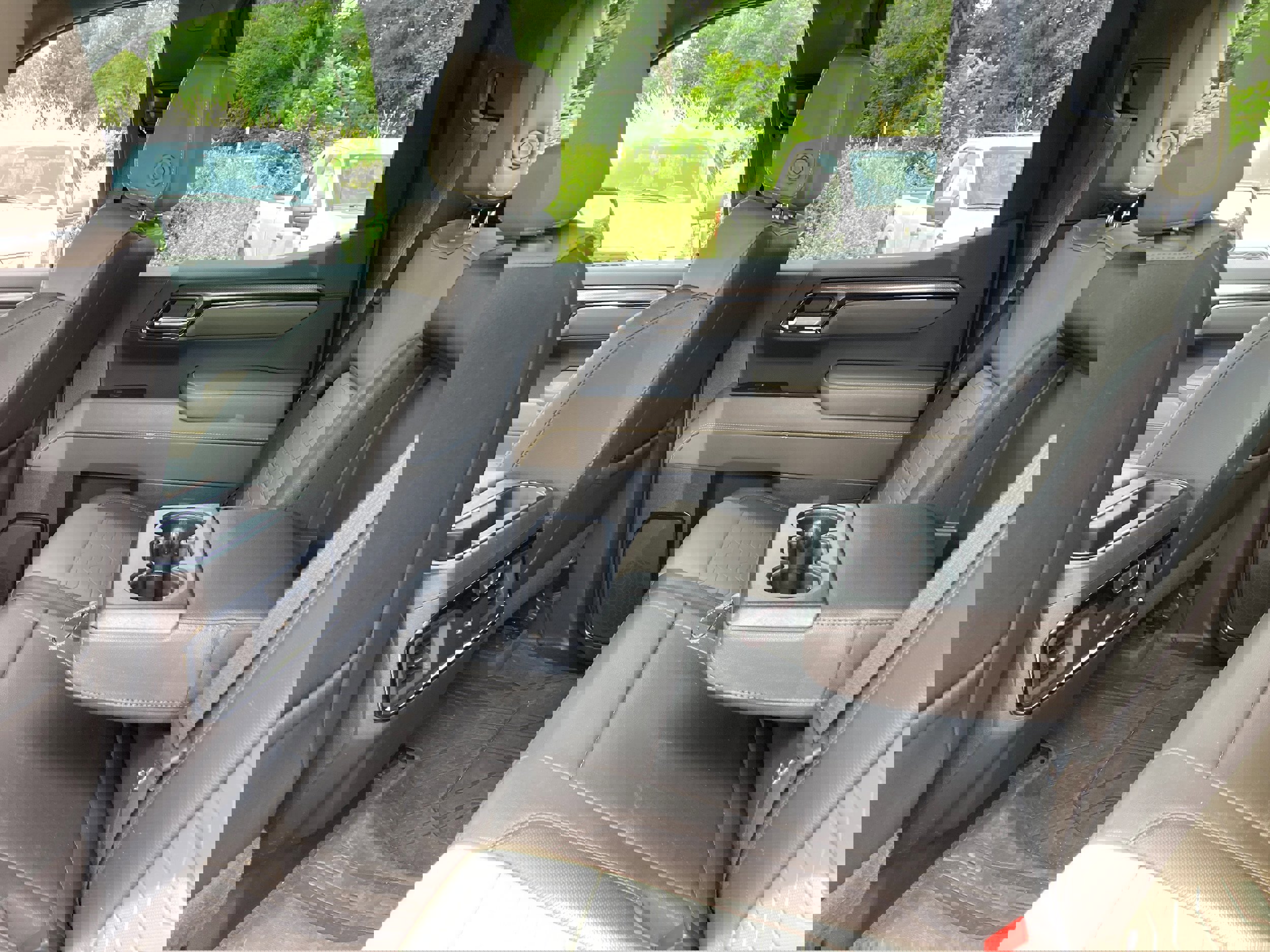 Used 2022 Chevrolet Silverado 1500 ZR2 w/ Technology Package image 12