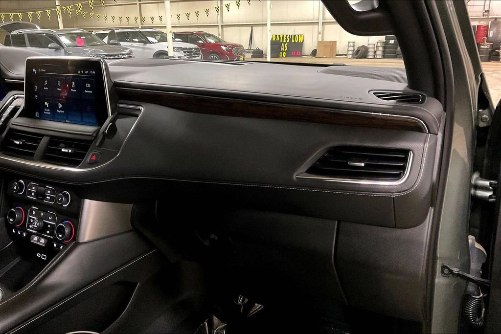 Used 2023 Chevrolet Suburban Premier image 15