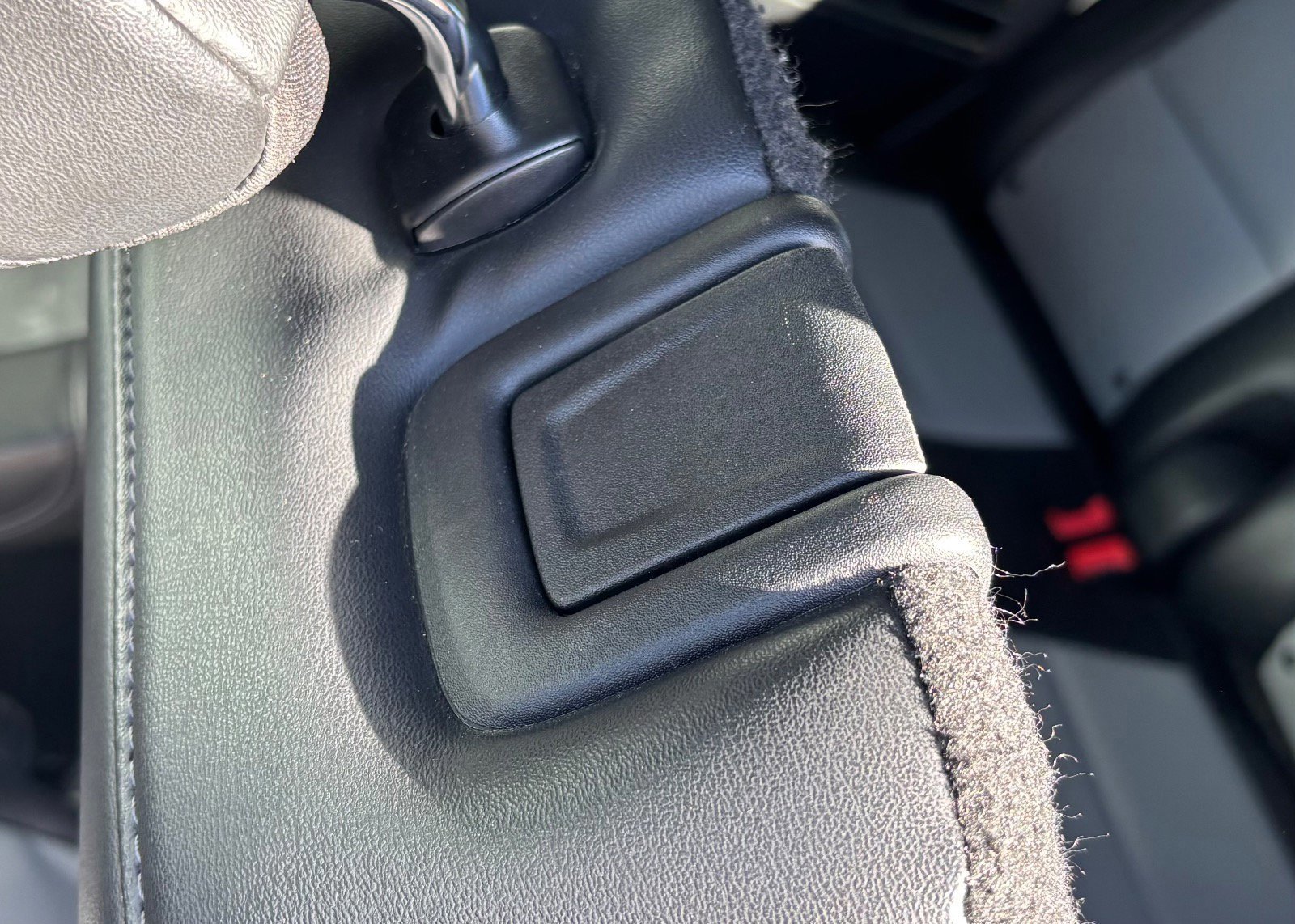 Certified 2022 Ford Explorer XLT w/ Equipment Group 202A image 20