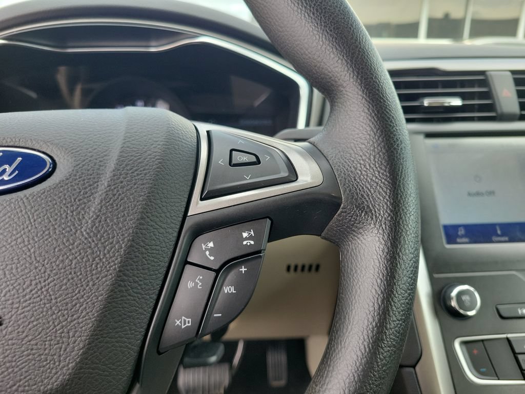 Certified 2020 Ford Fusion SE FWD image 25