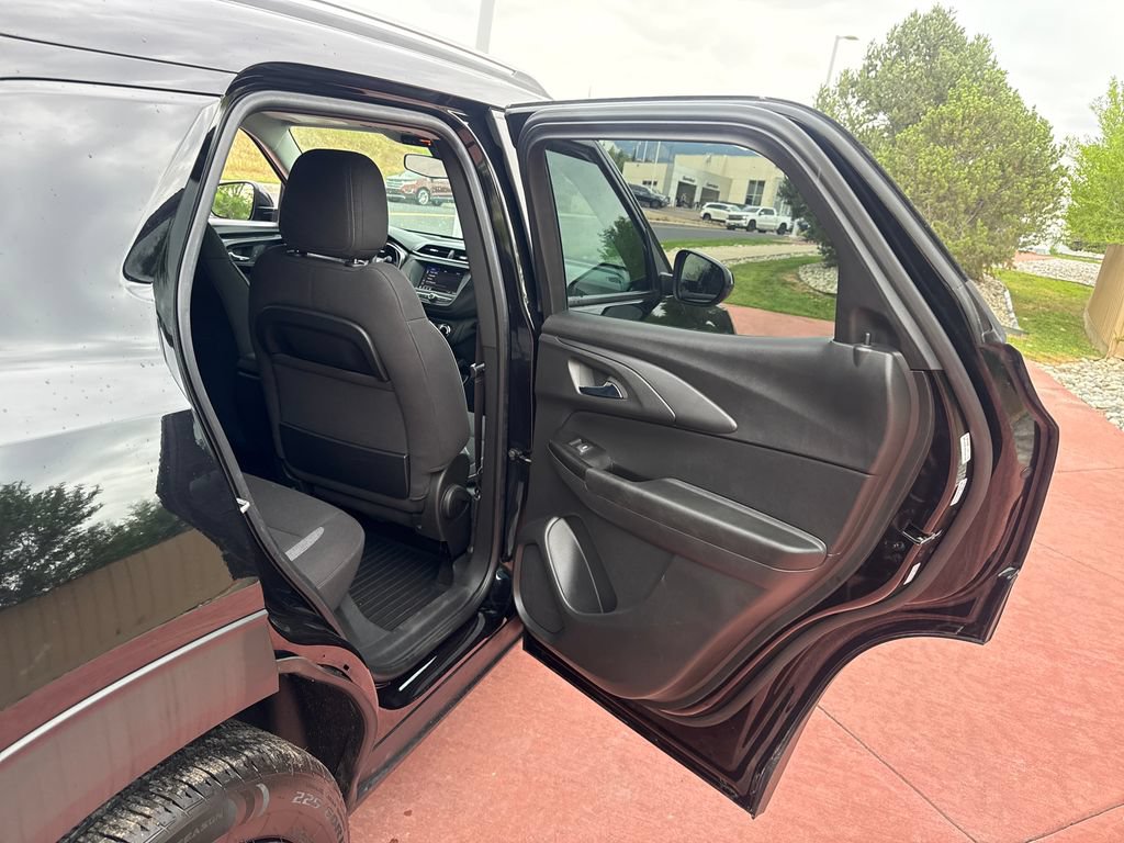 Used 2023 Chevrolet TrailBlazer LT AWD/4WD image 24