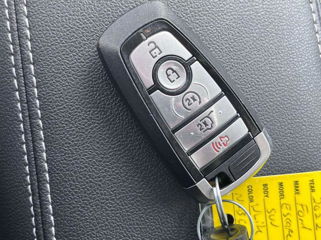 Certified 2022 Ford Escape SEL AWD/4WD image 4