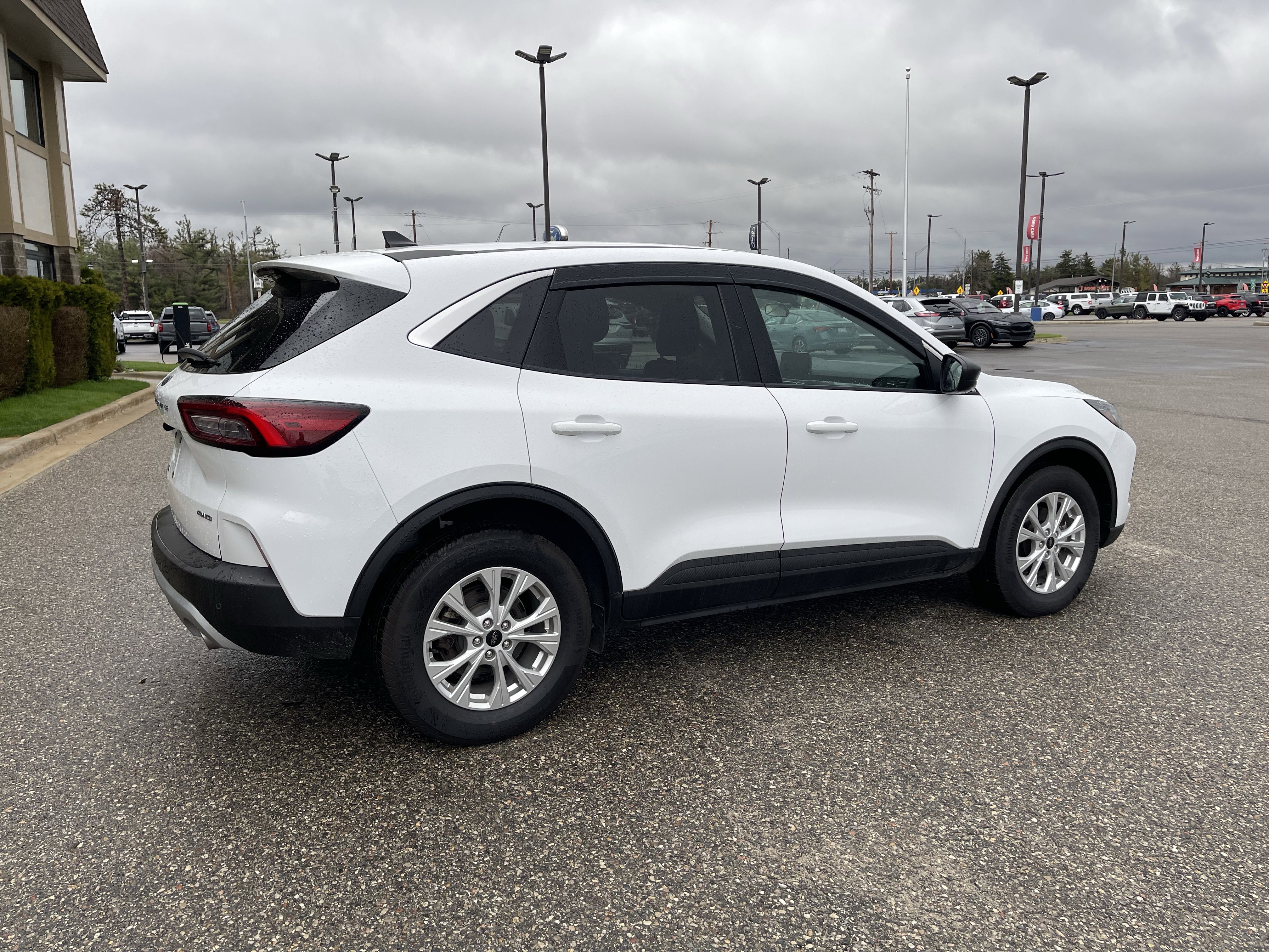 Certified 2023 Ford Escape Active AWD/4WD image 4