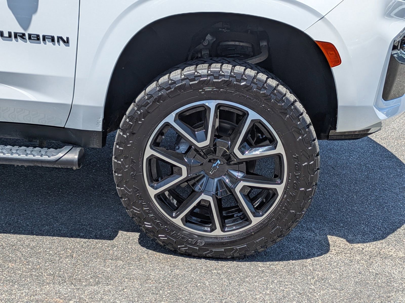 Used 2022 Chevrolet Suburban Z71 w/ Luxury Package image 6