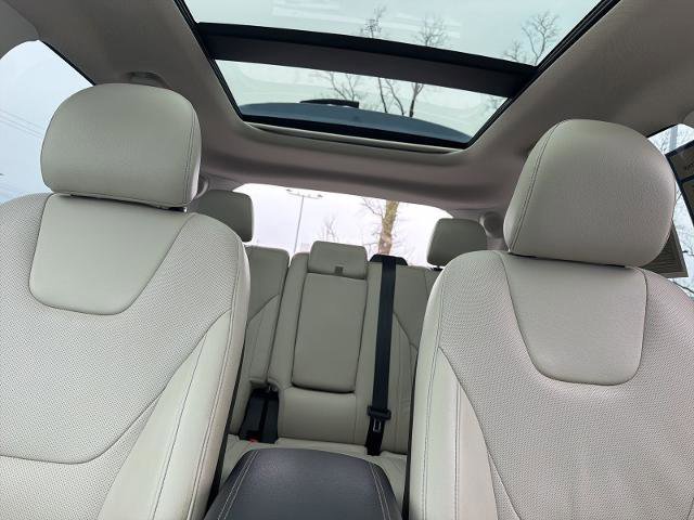 Certified 2018 Ford Edge Titanium w/ Equipment Group 301A image 17