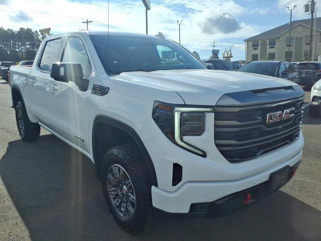 Used 2024 GMC Sierra 1500 AT4 w/ Technology Package AWD/4WD image 5