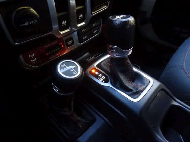 Used 2018 Jeep Wrangler Rubicon AWD/4WD image 34