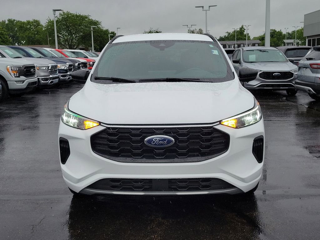 Certified 2023 Ford Escape ST-Line w/ Tech Pack #1 FWD image 2