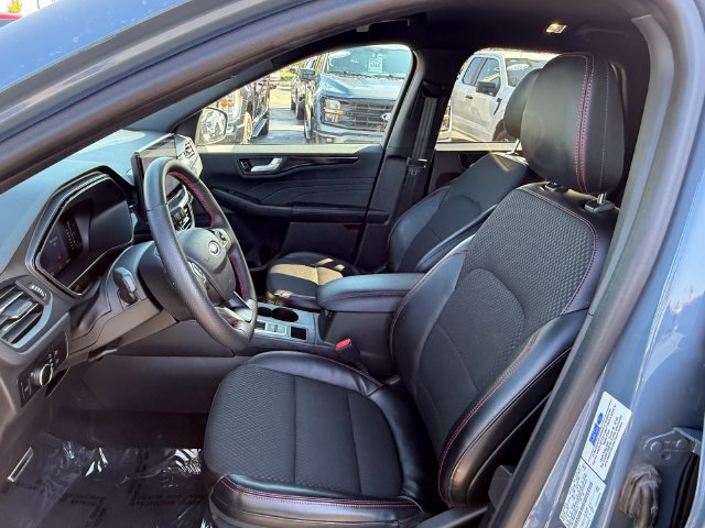 Certified 2023 Ford Escape ST-Line w/ Tech Pack #1 AWD/4WD image 6