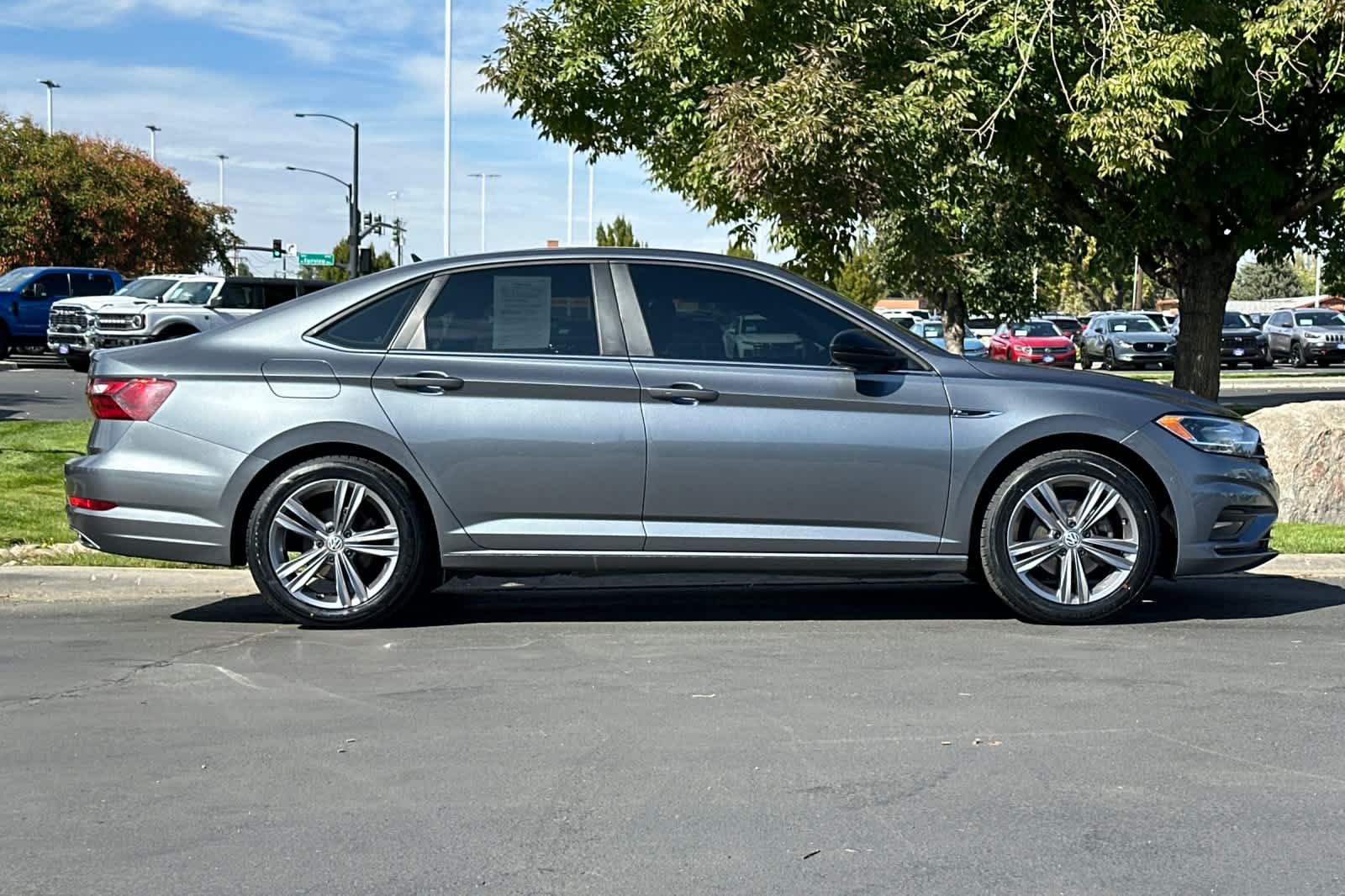 Used 2020 Volkswagen Jetta R-Line w/ R-Line Cold Weather Package FWD image 8