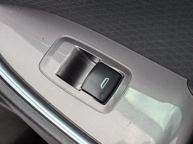 Used 2021 Chevrolet Malibu LT FWD image 36