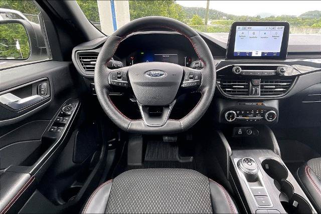 Certified 2025 Ford Escape ST-Line w/ Equipment Group 301A FWD image 5