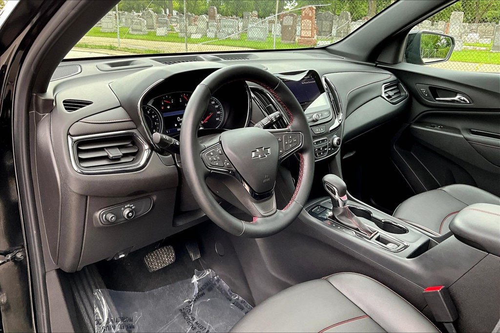 Used 2024 Chevrolet Equinox RS w/ RS Leather Package AWD/4WD image 13