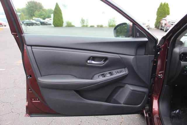 Used 2024 Nissan Sentra SV FWD image 19