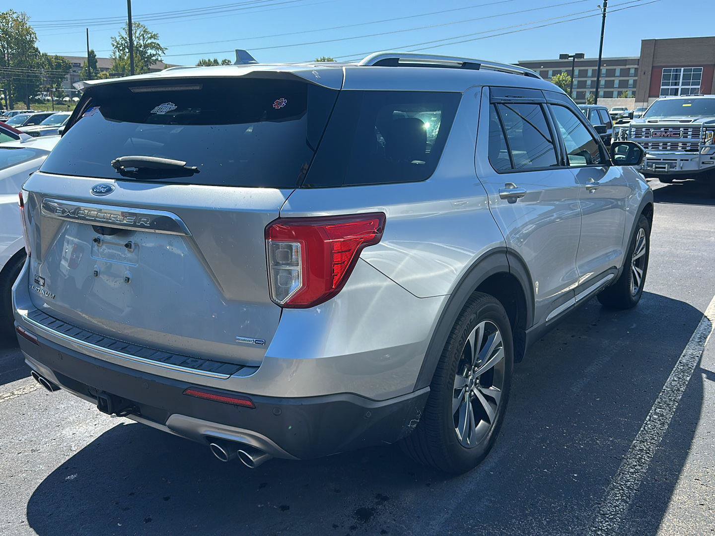 Certified 2020 Ford Explorer Platinum w/ Premium Technology Package AWD/4WD image 3