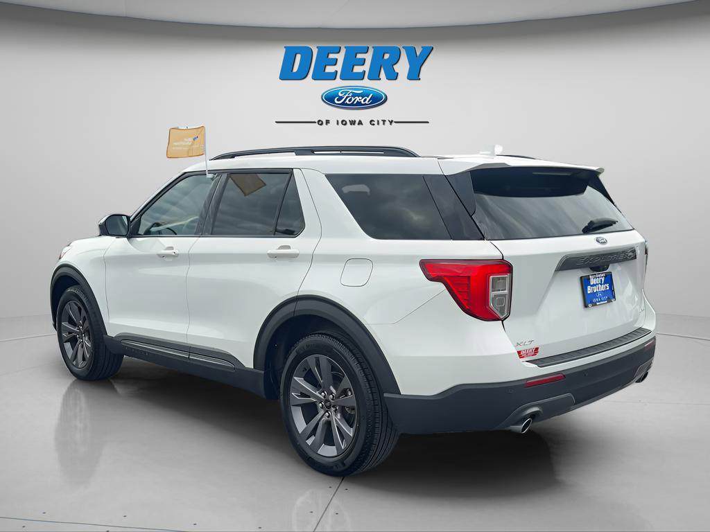Certified 2024 Ford Explorer XLT w/ Equipment Group 202A AWD/4WD image 3