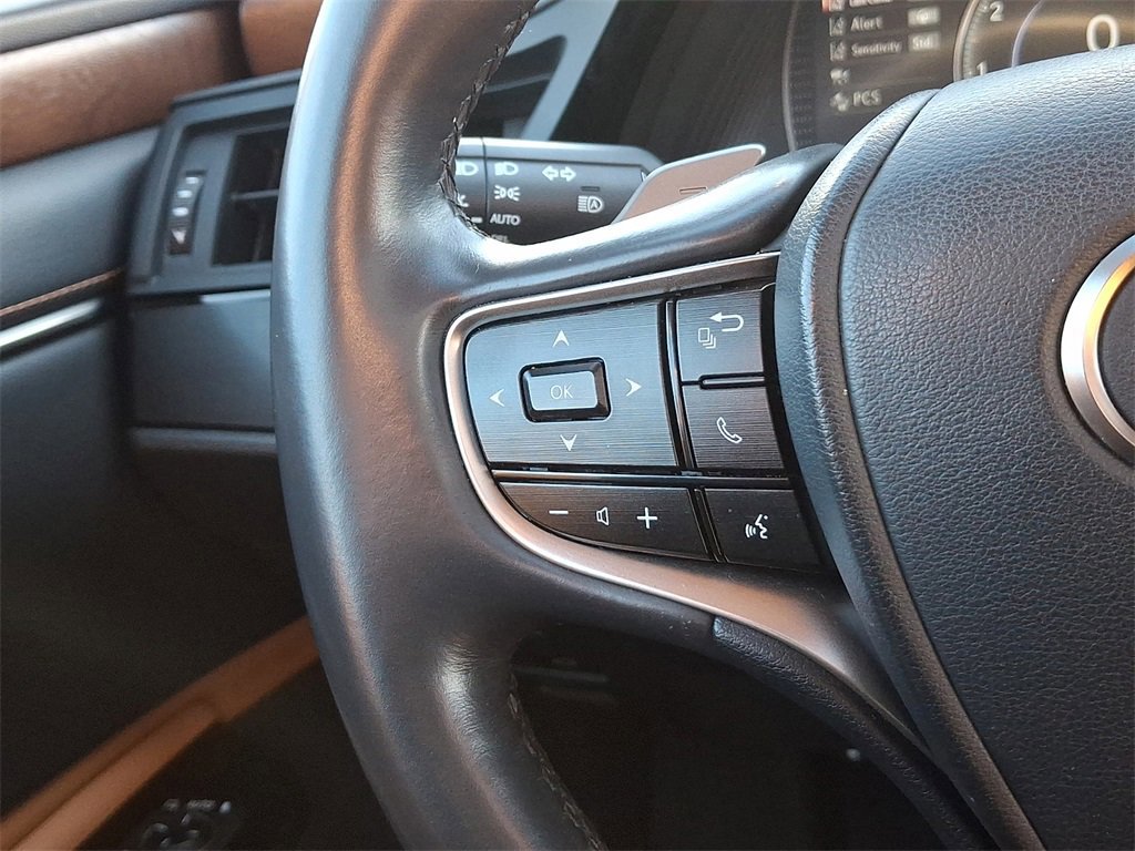 Used 2022 Lexus ES 350 w/ Premium Package image 22