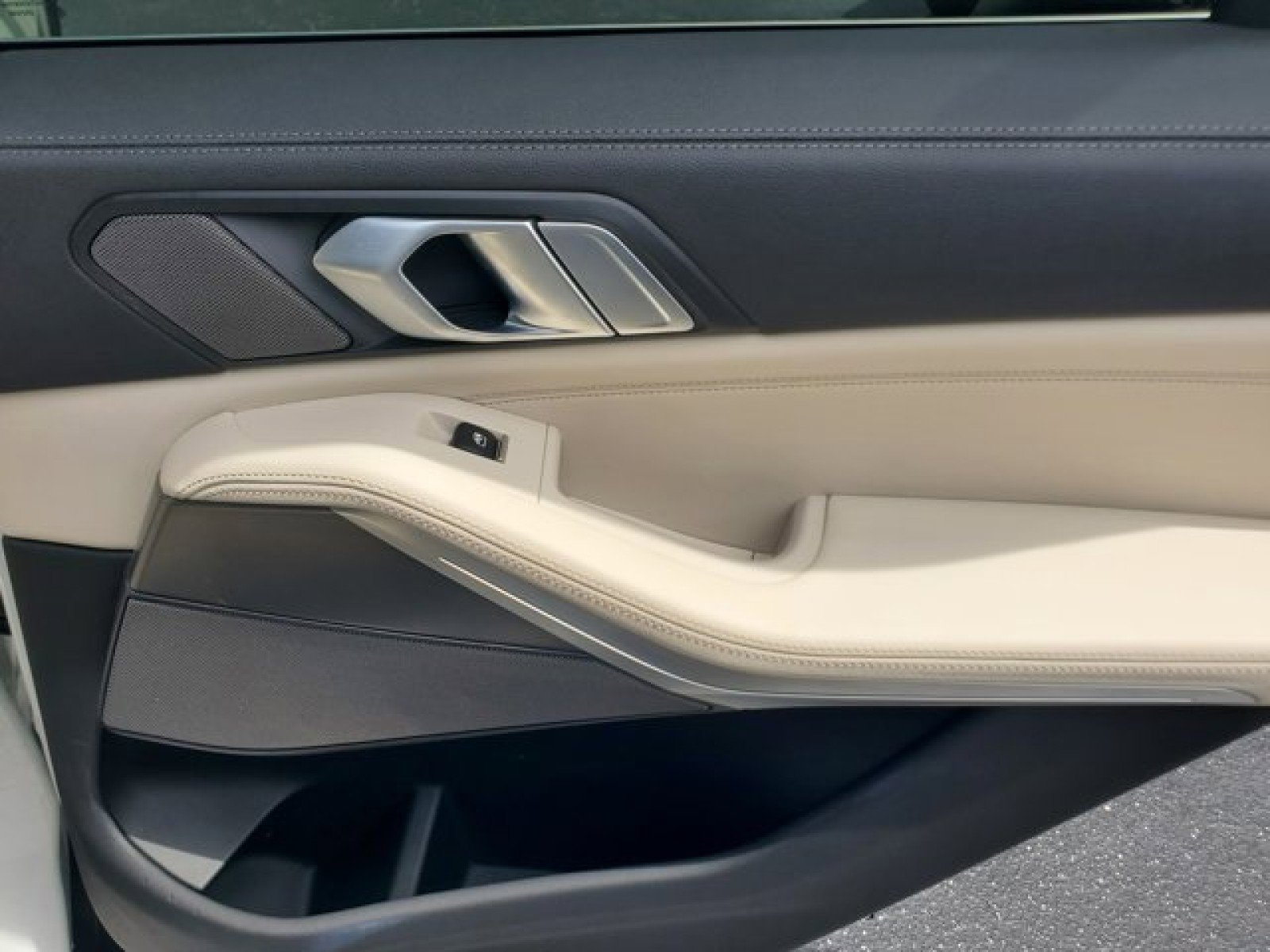 Used 2021 BMW X5 xDrive45e w/ Premium Package image 34