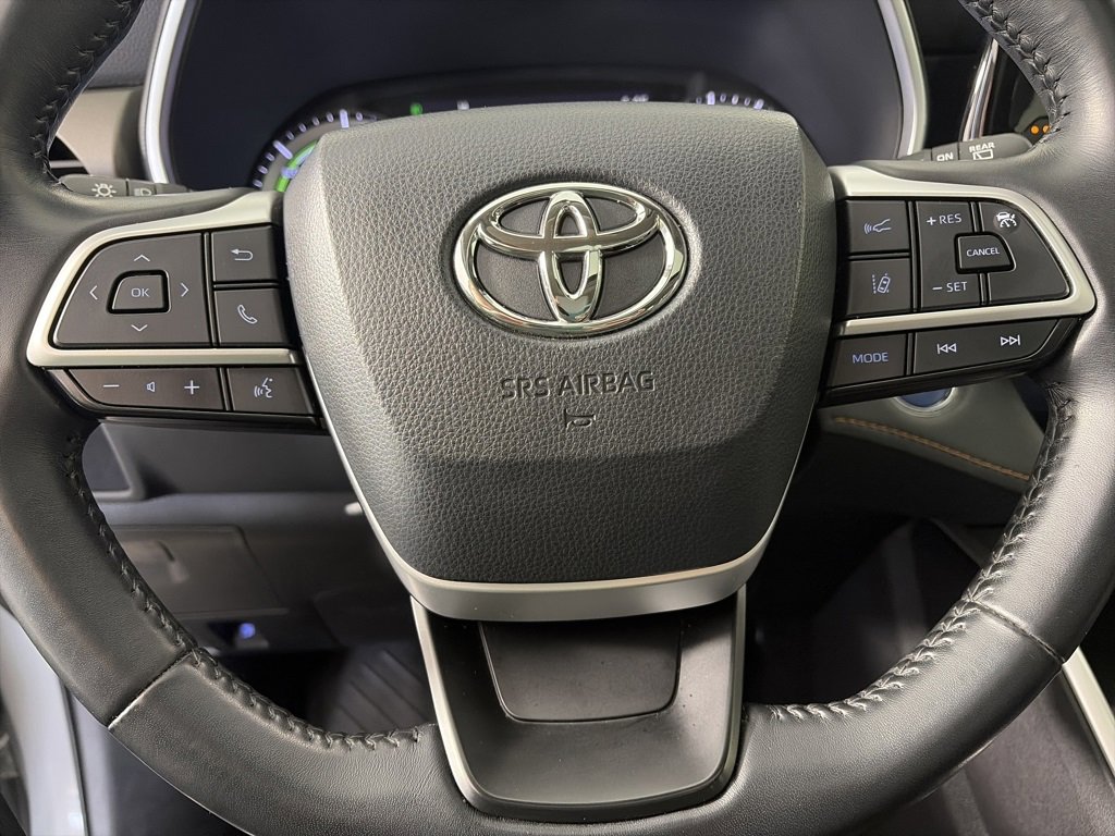 Used 2022 Toyota Highlander Bronze Edition image 16