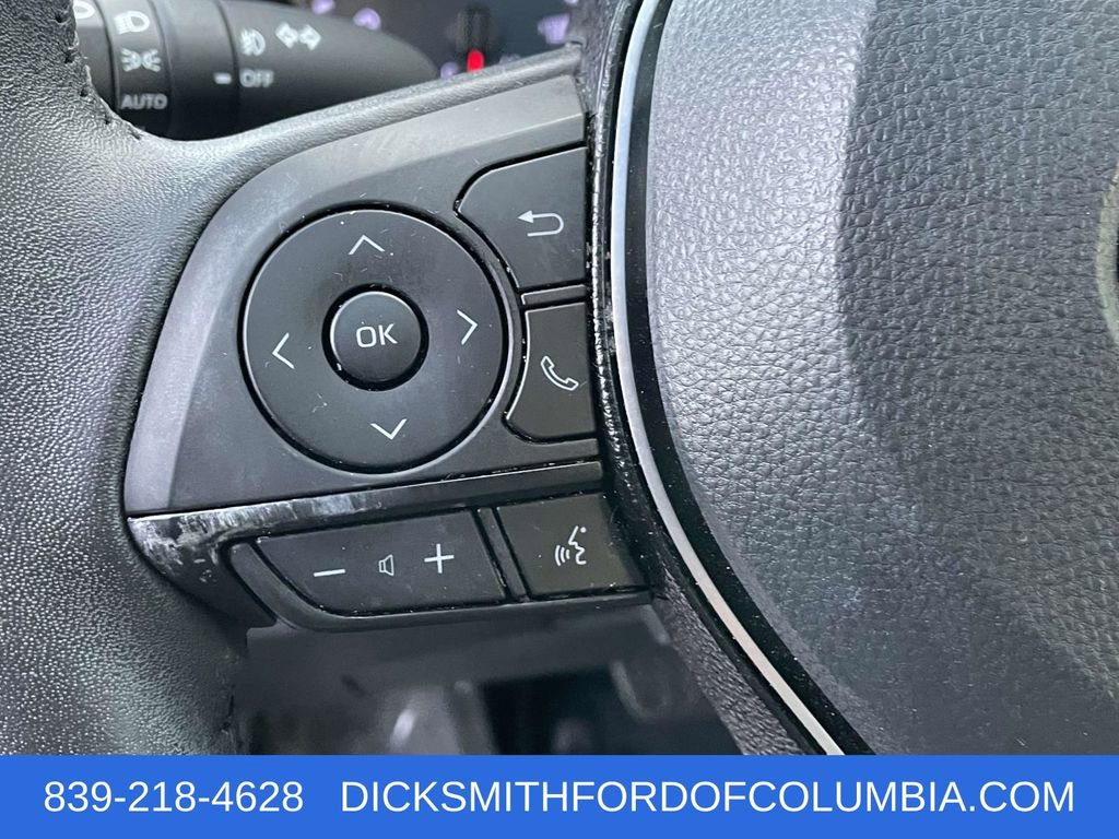 Used 2020 Toyota RAV4 XLE Premium image 21