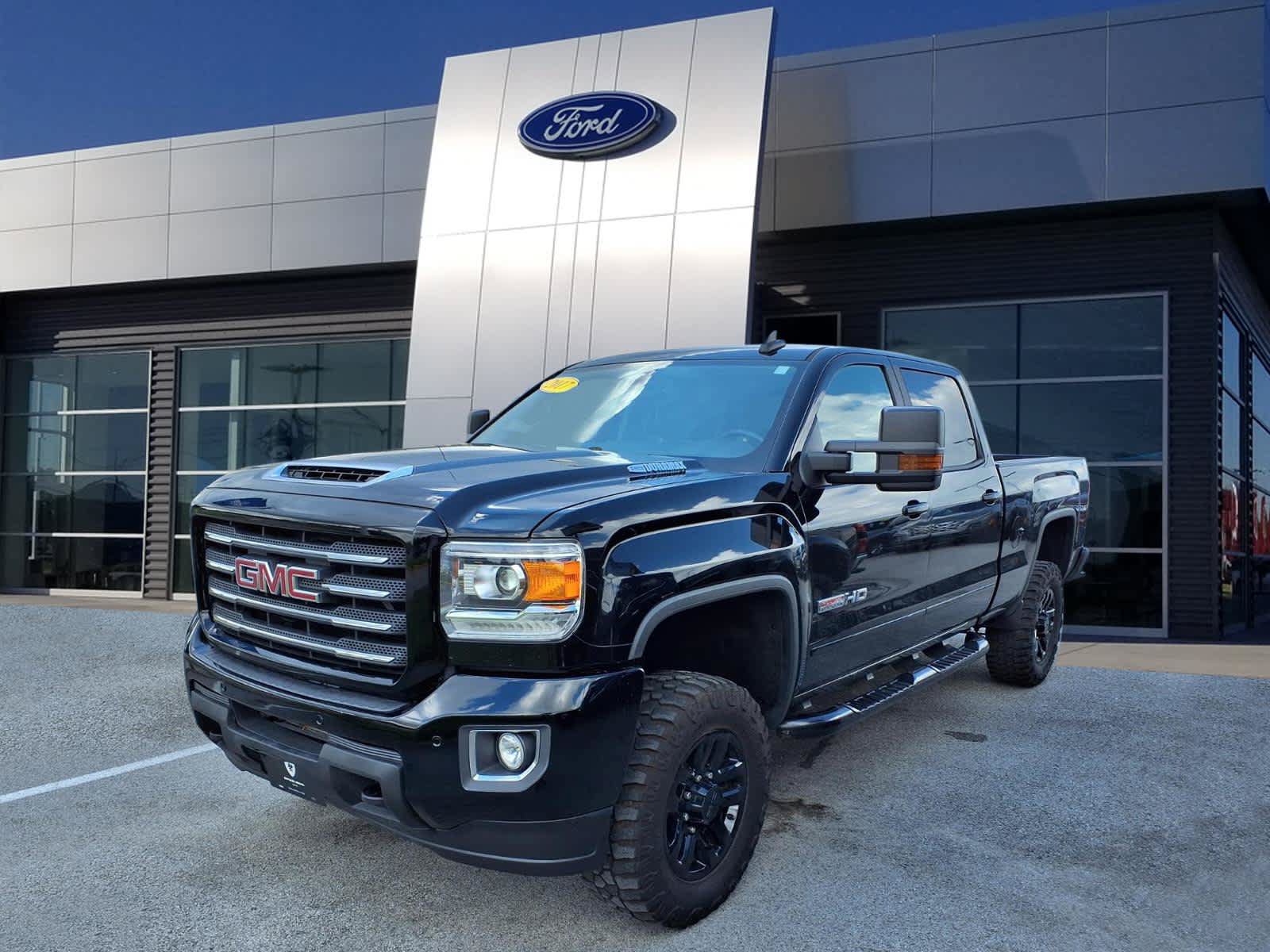 Used 2017 GMC Sierra 2500 SLT w/ Duramax Plus Package AWD/4WD image 4