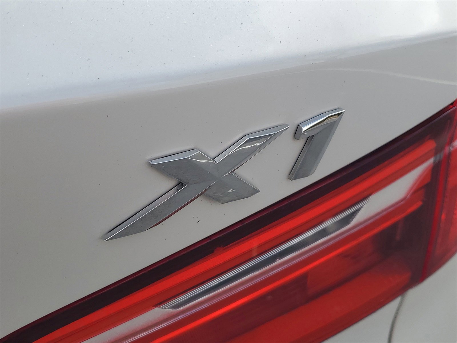 Used 2018 BMW X1 sDrive28i image 6