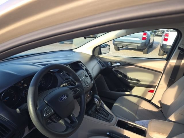Certified 2018 Ford Focus SE FWD image 9
