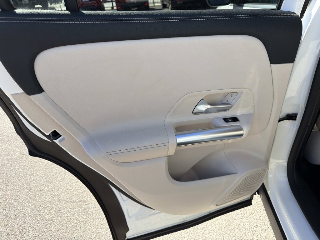 Used 2021 Mercedes-Benz GLA 250 w/ Premium Package image 13
