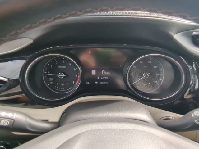 Used 2020 Buick Encore GX Essence w/ Experience Buick Package FWD image 29