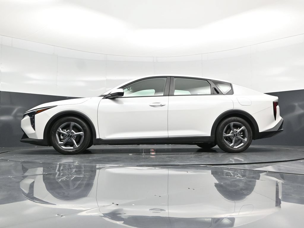 Used 2025 Kia K4 FWD image 46
