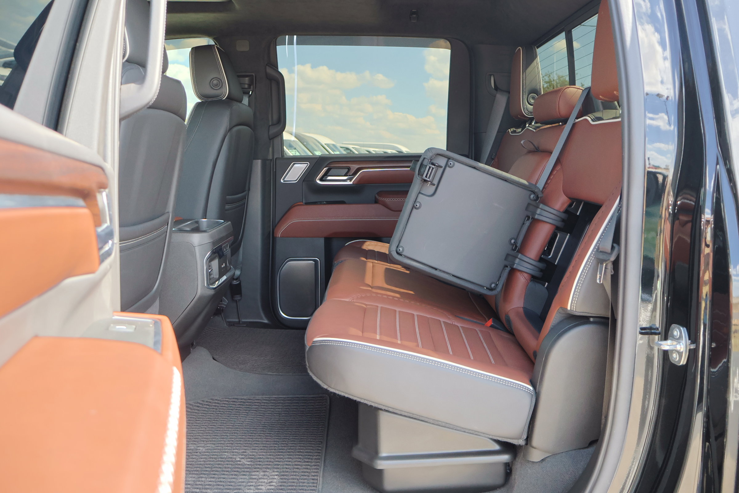 Used 2024 GMC Sierra 2500 Denali Ultimate w/ Max Trailering Package image 34