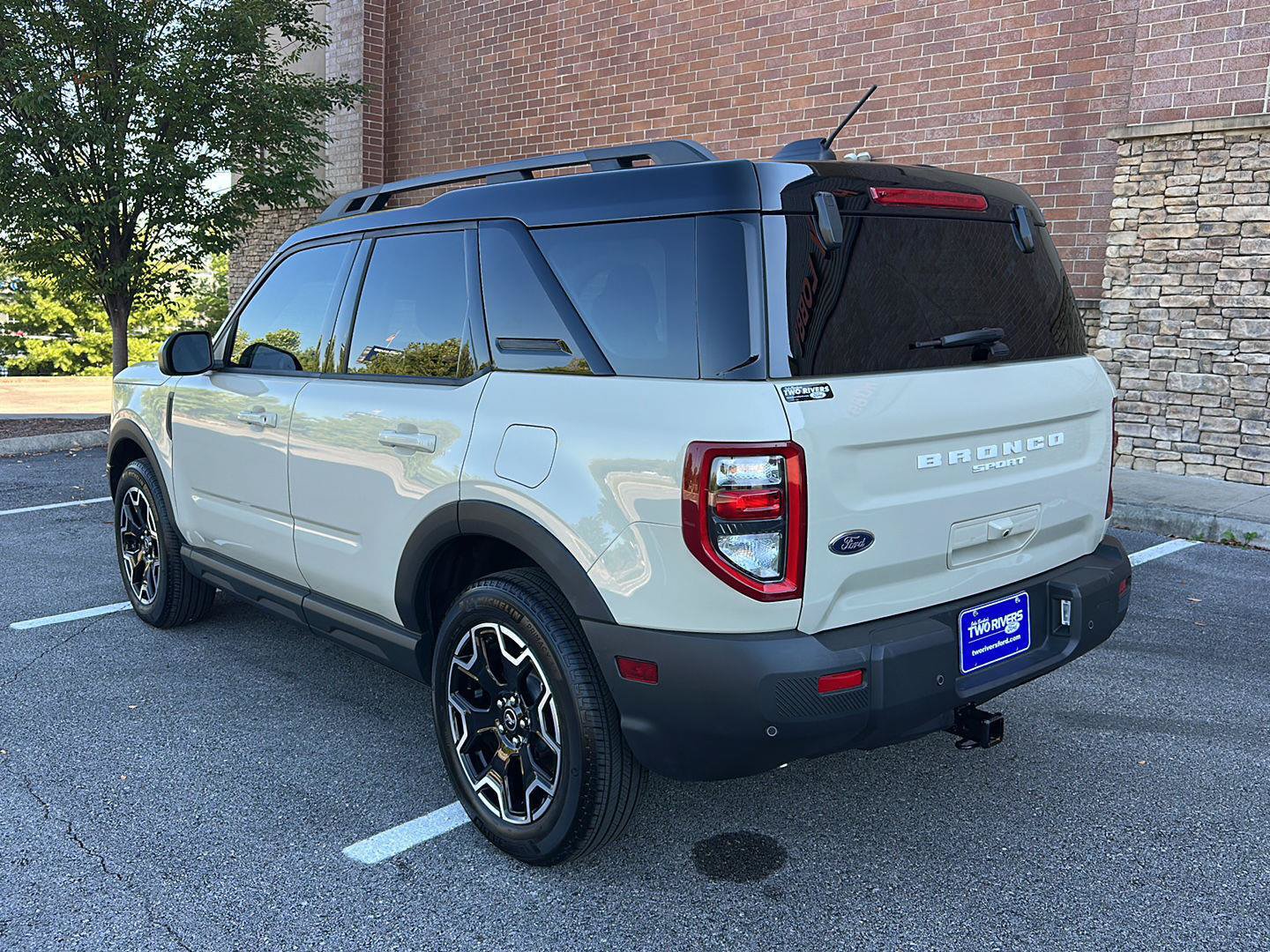Certified 2025 Ford Bronco Sport Outer Banks AWD/4WD image 3