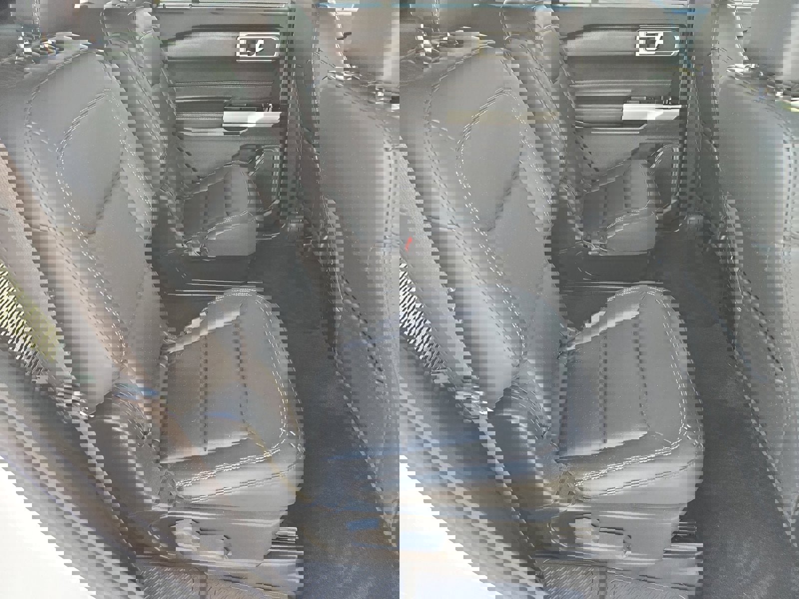 Certified 2022 Ford Explorer XLT w/ Equipment Group 202A image 24