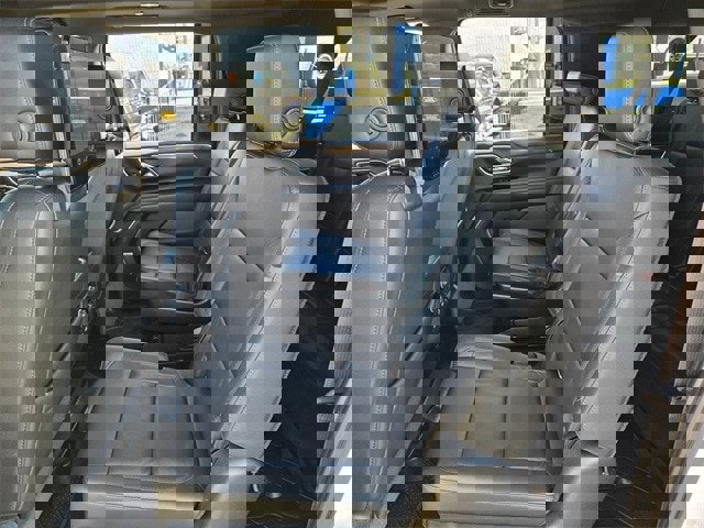 Used 2021 Chevrolet Suburban Z71 w/ Luxury Package image 7