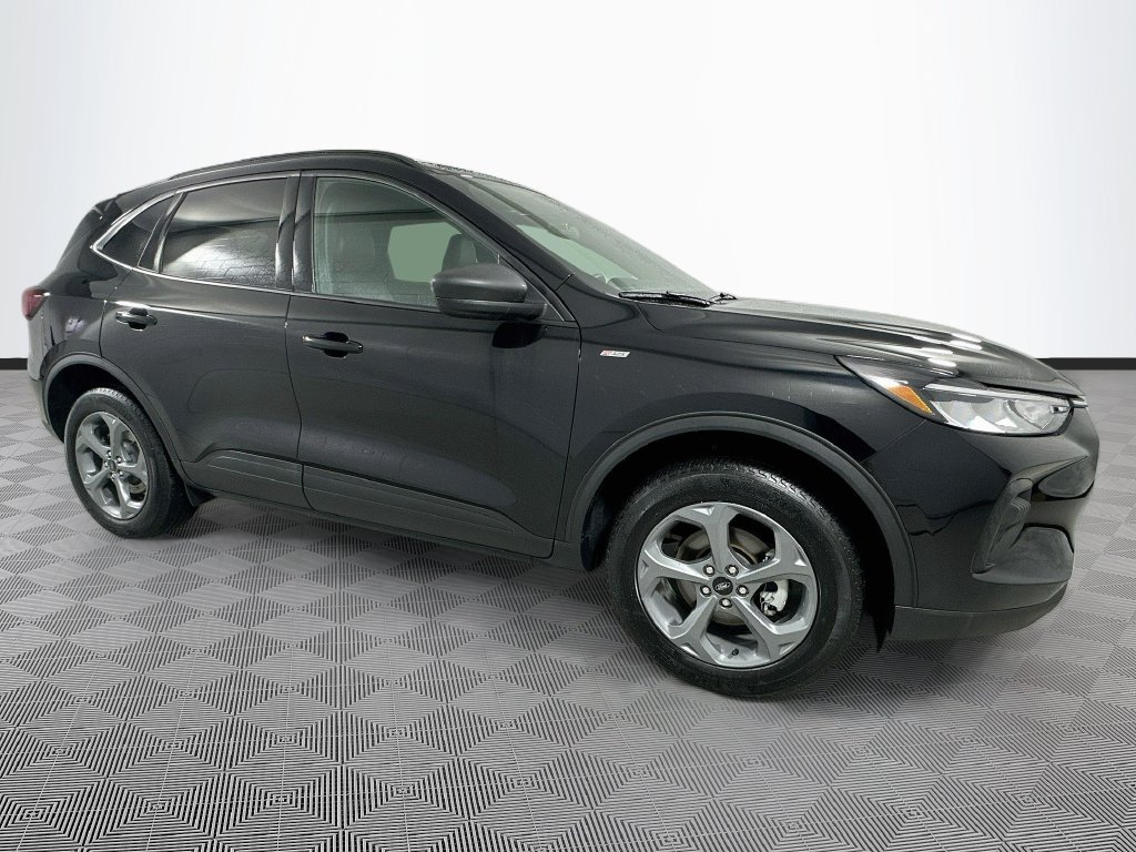 Certified 2025 Ford Escape ST-Line AWD/4WD image 8