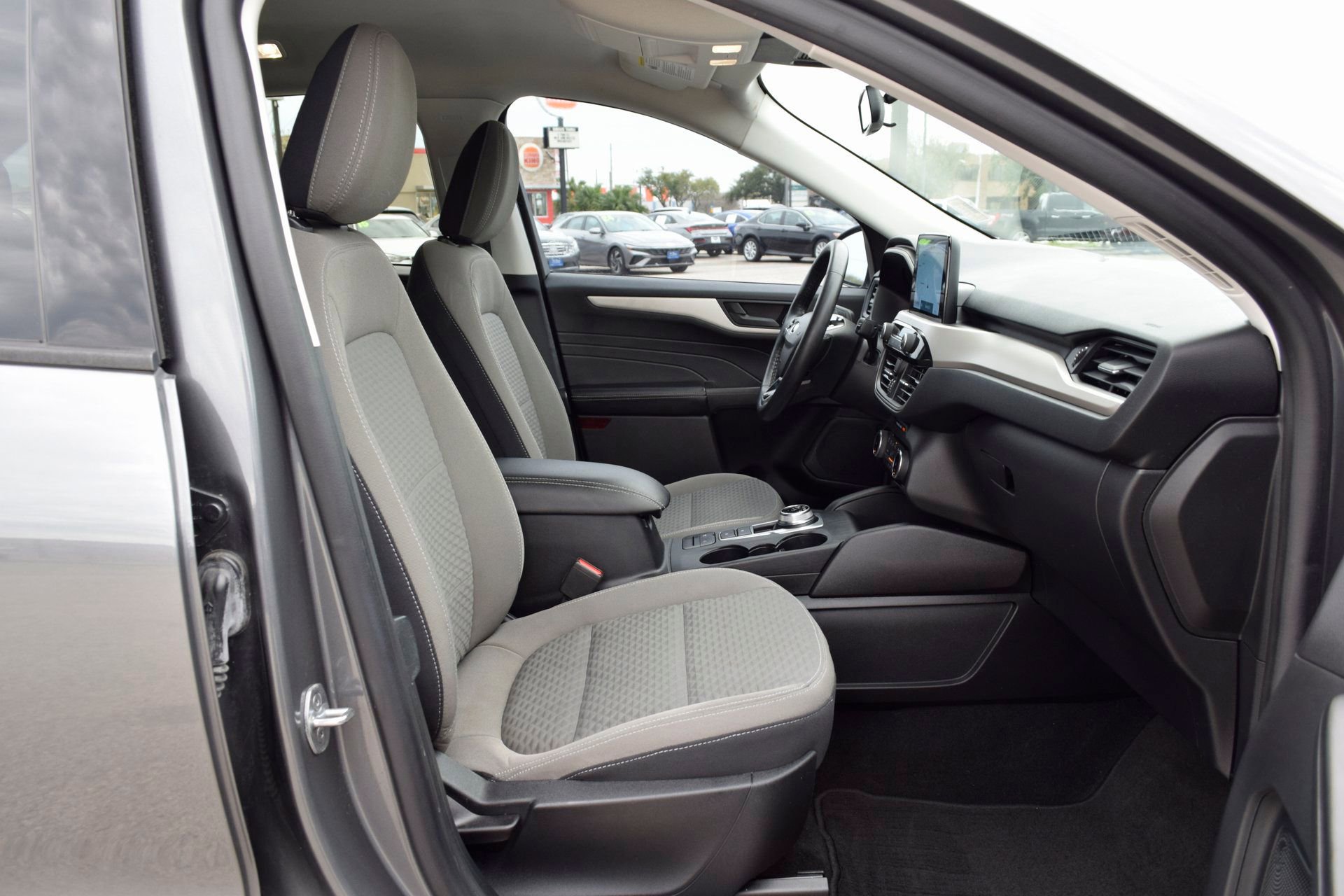 Certified 2022 Ford Escape SE w/ SE Sport Appearance Package image 23