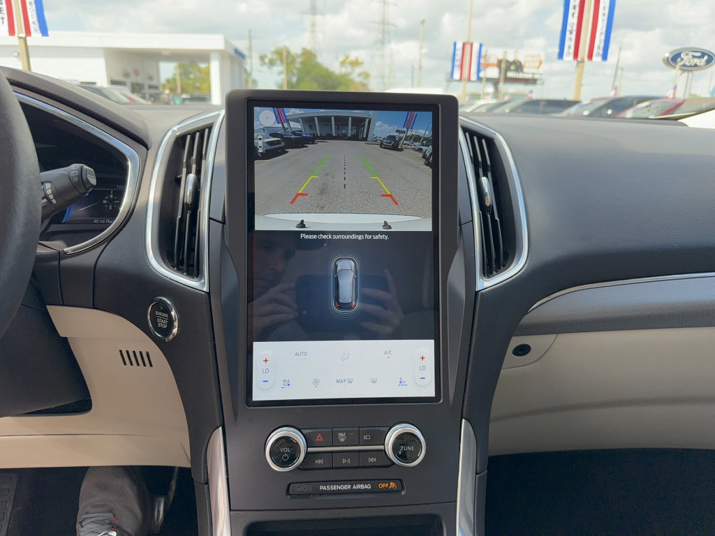 Certified 2021 Ford Edge Titanium w/ Equipment Group 301A image 20