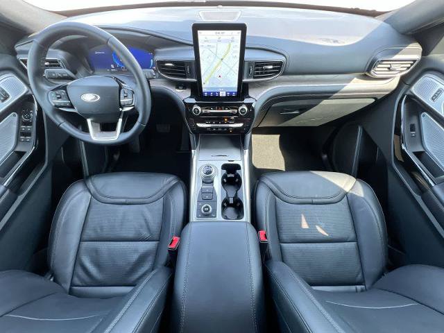 Certified 2023 Ford Explorer Platinum w/ Technology Package AWD/4WD image 15