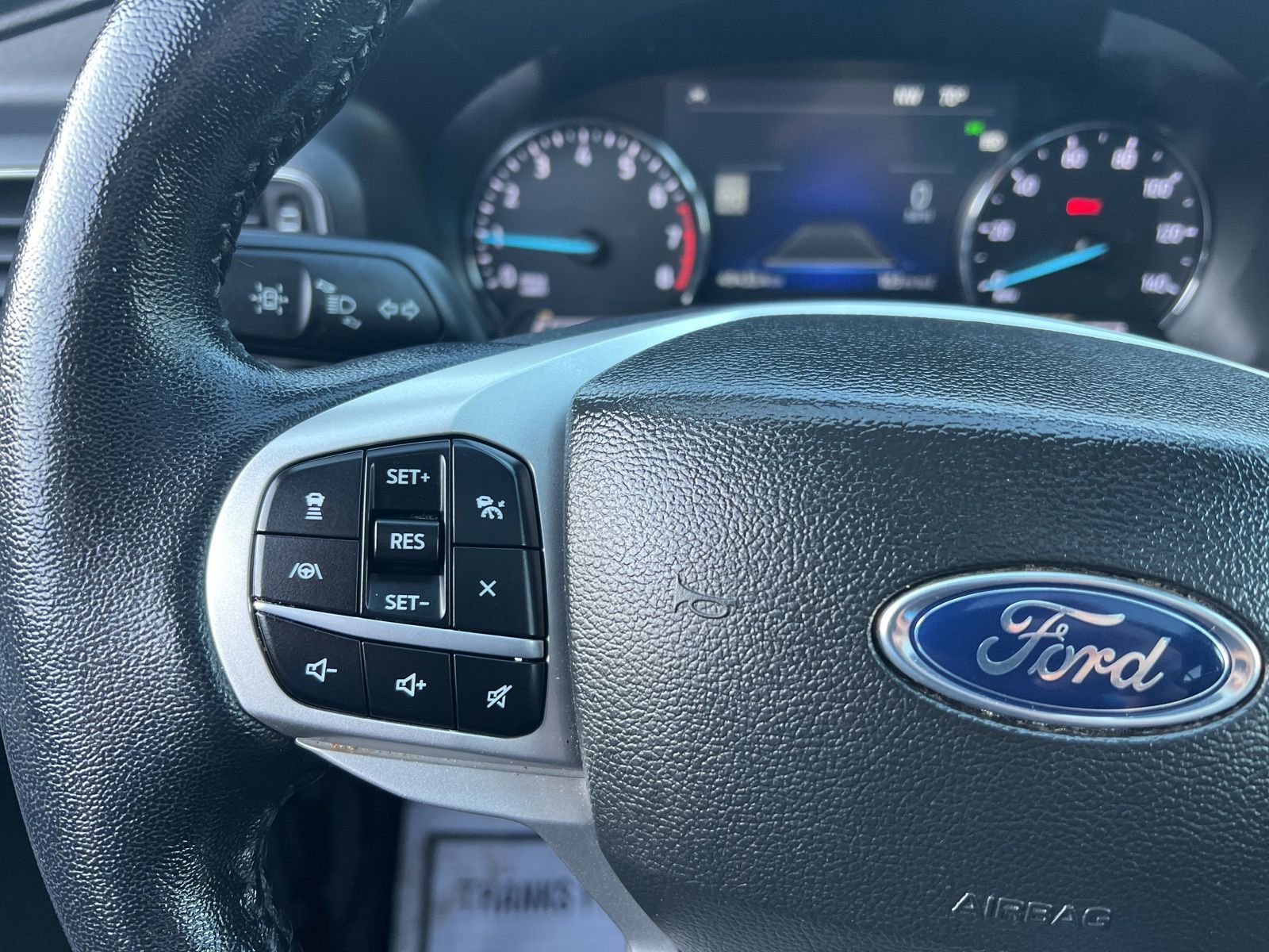 Certified 2022 Ford Explorer XLT w/ Equipment Group 202A image 25