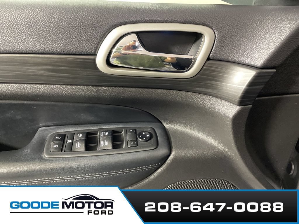 Used 2021 Jeep Grand Cherokee Laredo AWD/4WD image 9