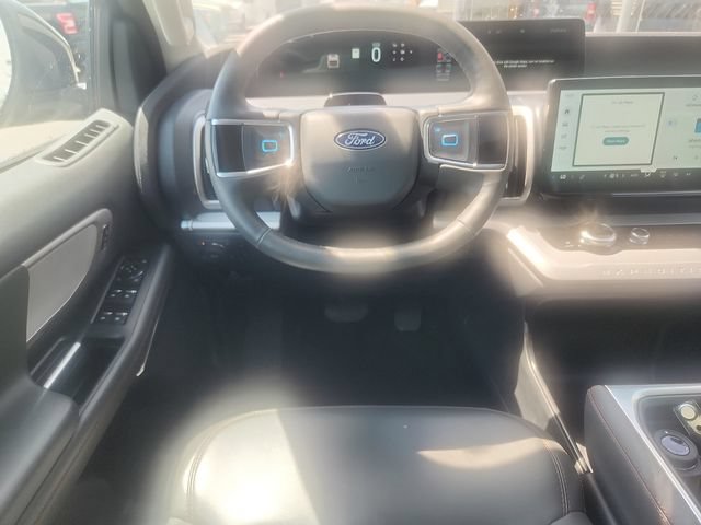 Certified 2025 Ford Expedition Active AWD/4WD image 9