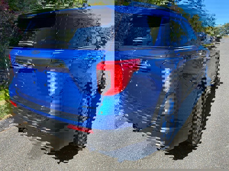 Certified 2021 Ford Explorer Limited w/ Equipment Group 301A image 5