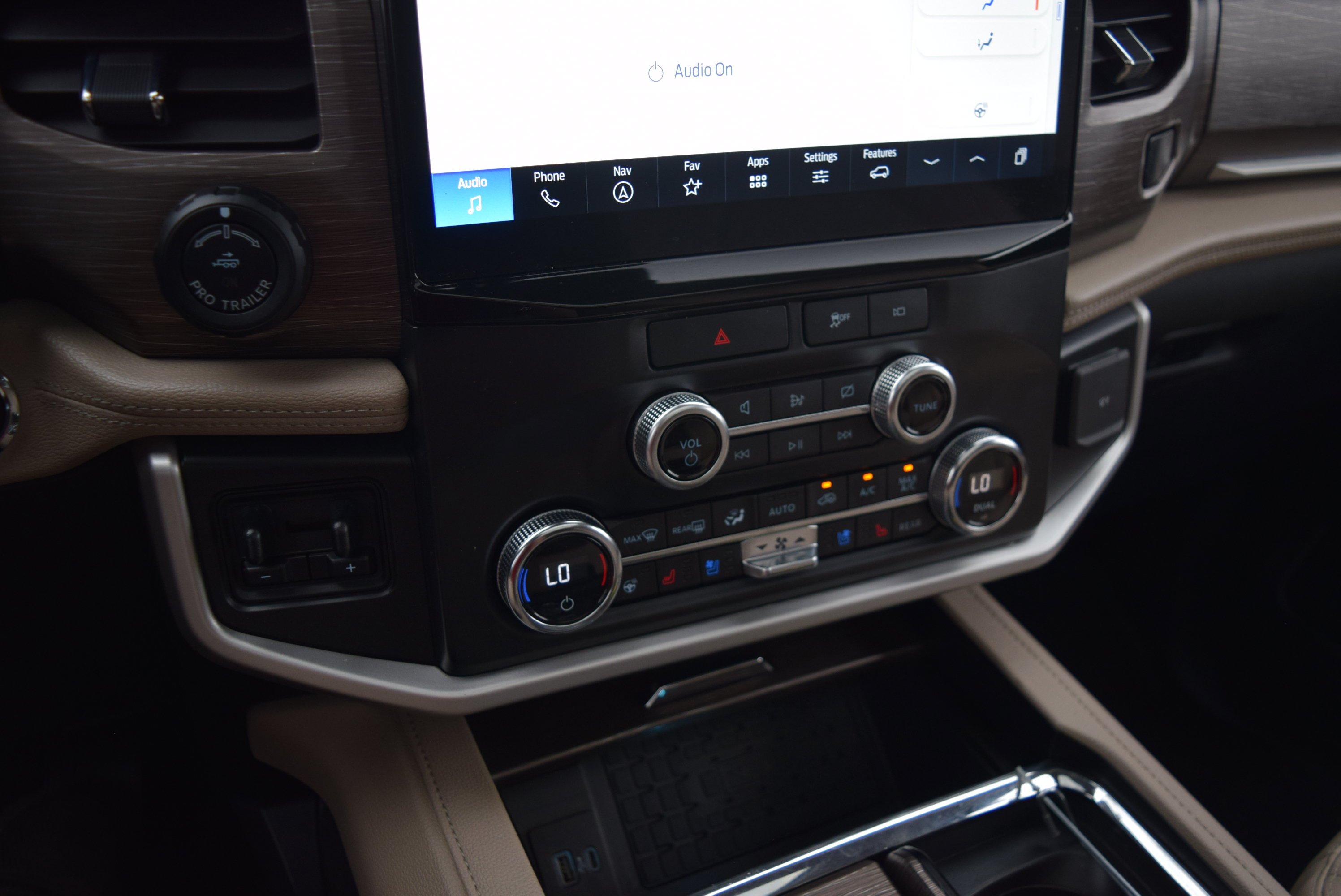 Certified 2022 Ford Expedition Limited AWD/4WD image 18